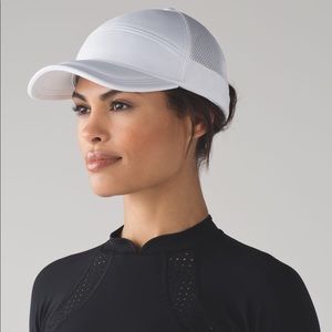 SOLD.           NWOT LULULEMON Dash And Splash Cap